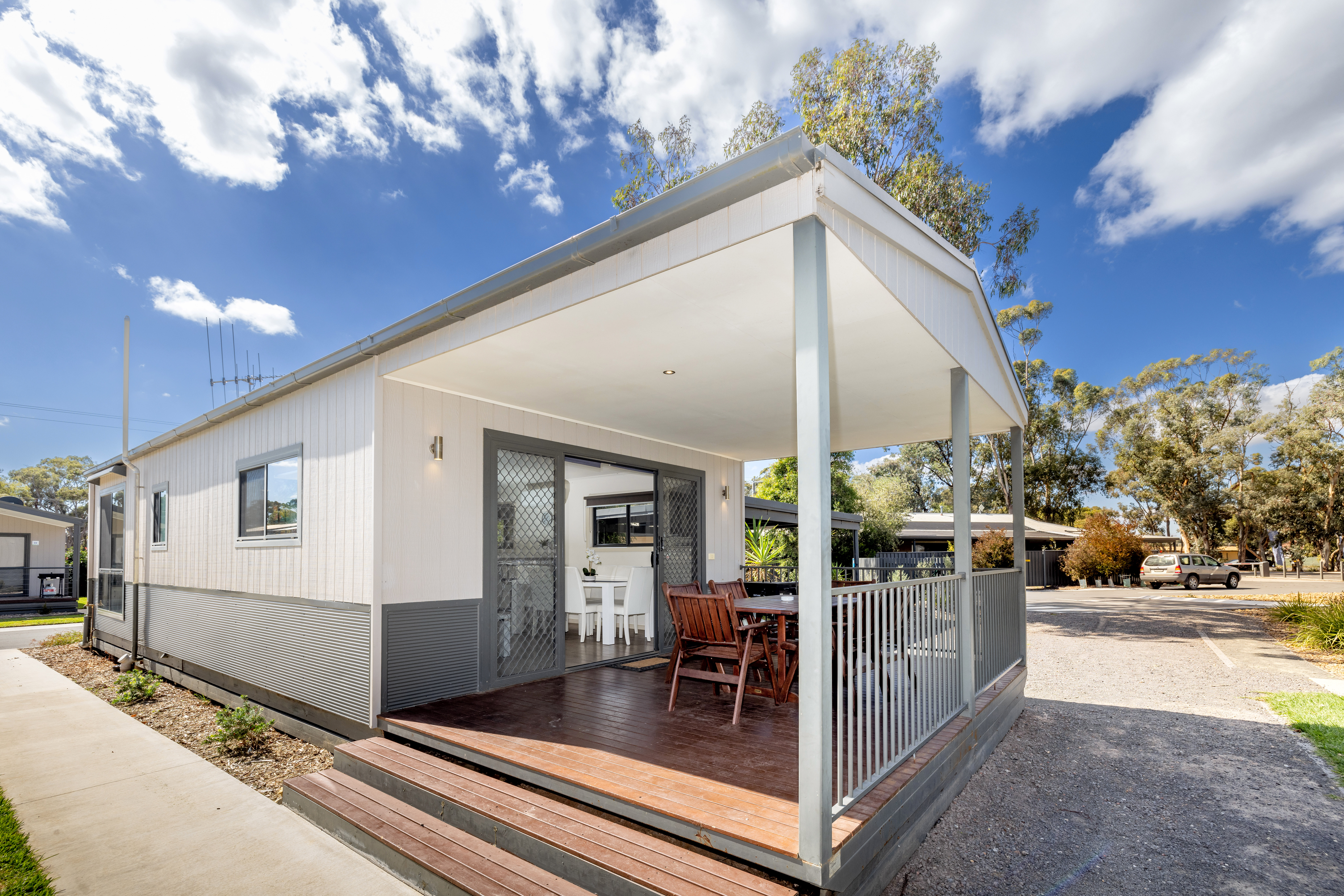 POOL VIEW SUPERIOR CABIN (8 Berth)