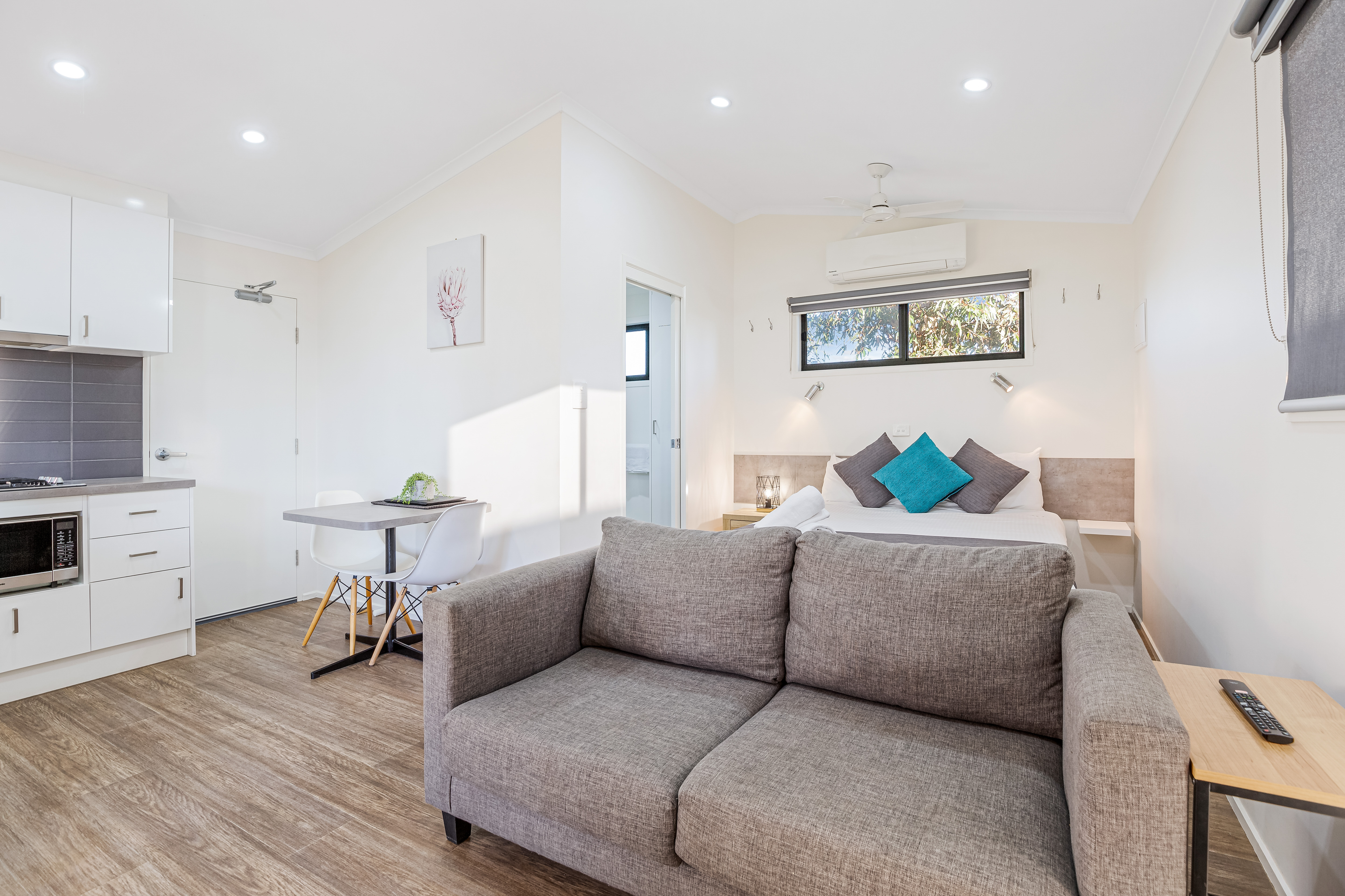 ACCESSIBLE 2 BEDROOM 4 BERTH STUDIO (one room accessible)