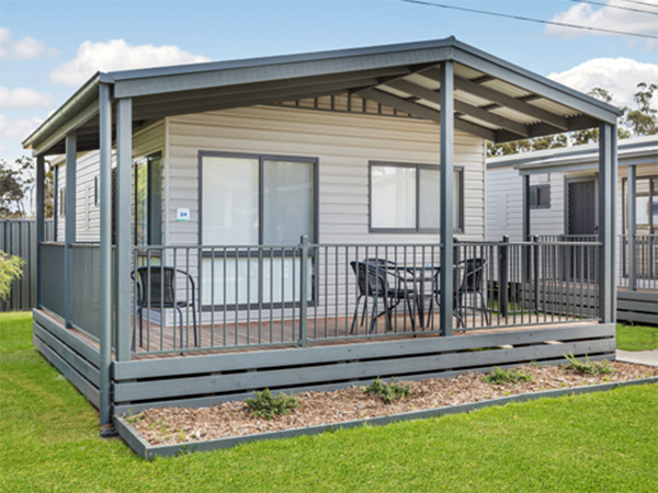 DOG FRIENDLY CABIN (Sleeps 4)