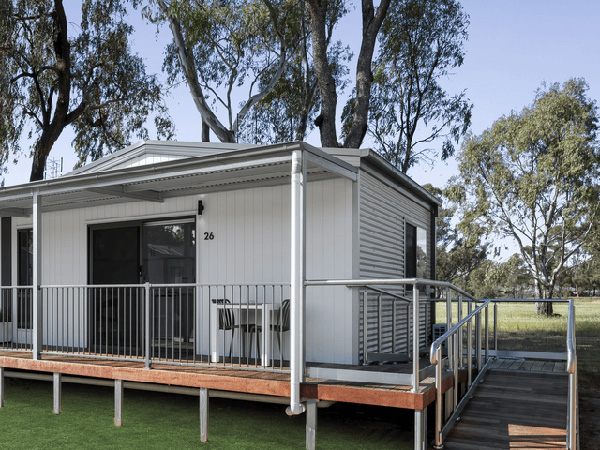 DOG FRIENDLY ONE BEDROOM STUDIO - Accessible (Sleeps 2)