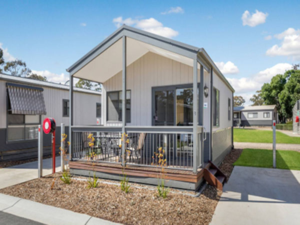 EXECUTIVE CABIN (Sleeps 4)