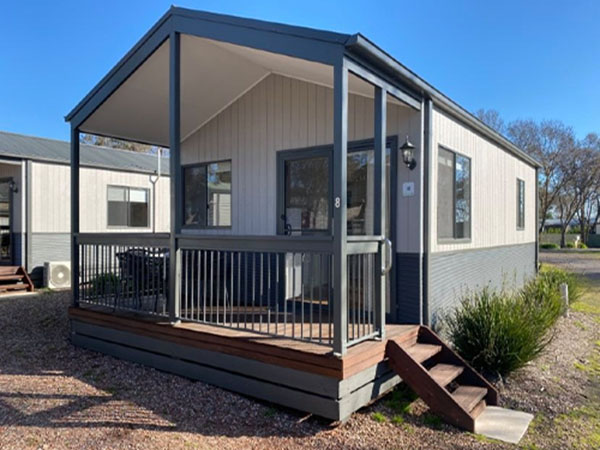 EXECUTIVE CABIN (Sleeps 6)